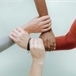 Lire la suite à propos de l’article Quel est l’impact des relations sociales sur la santé mentale ?