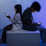 Réseaux sociaux : est-il efficace de les interdire aux moins de 15 ans ?